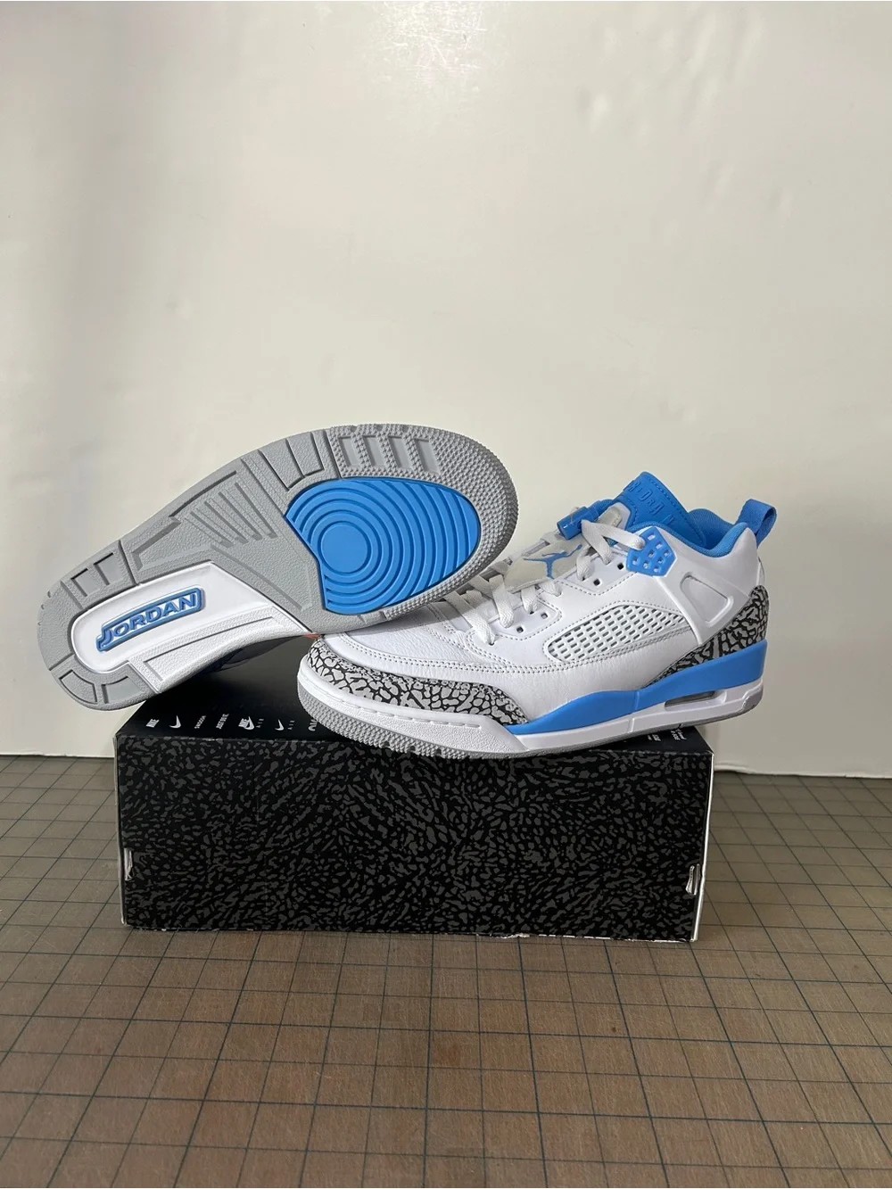 Air Jordan Spizike Low ‘UNC’